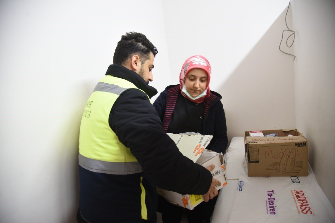 Osmaniye Belediyesi’nden aile sağlığı merkezlerine gıda ve tıbbi malzeme desteği