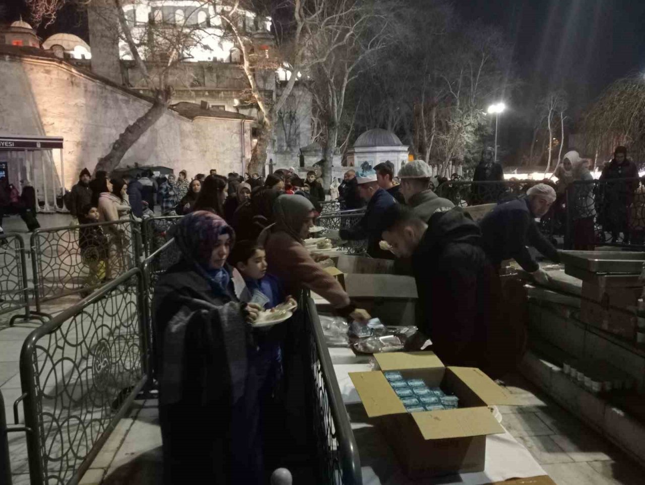 Miraç Kandili’nde depremzedeler için dua ettiler