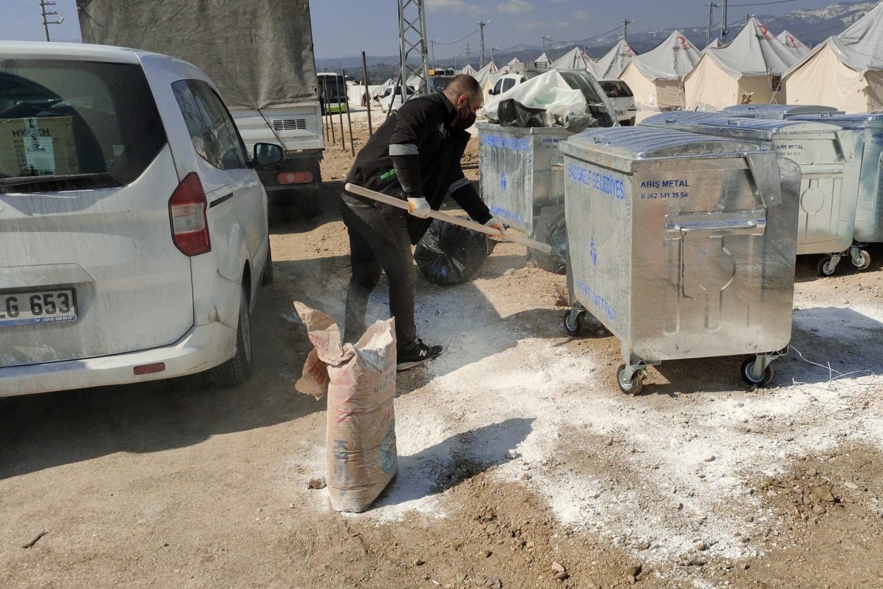 Hatay’da dezenfeksiyon ve ilaçlama çalışmaları sürüyor
