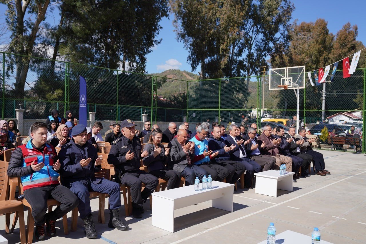 Seydikemer’de depremde vefat edenler için dua edildi