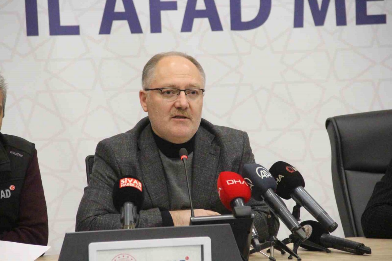 Sivas Vali Vekili Öztürk: “Sivas’ta 4 bin 189 depremzede taburcu edildi, 10 vatandaşımız hayatını kaybetti”