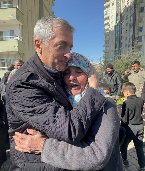 Tahmazoğlu, yan yattı denilen konutları ziyaret etti