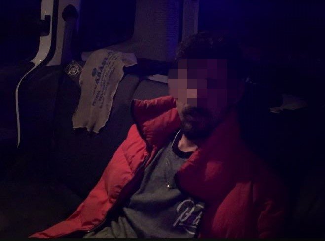 Firari kaçak kovalamaca sonrası yakalandı, “Neden kaçtınız?” diyen muhabire “Sanane” dedi