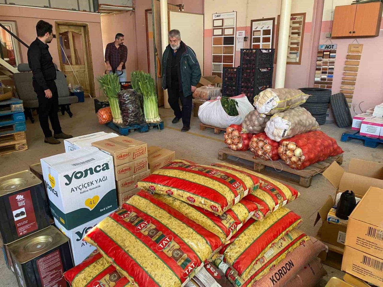 ADÜ’nün deprem bölgesine yardım seferberliği sürüyor