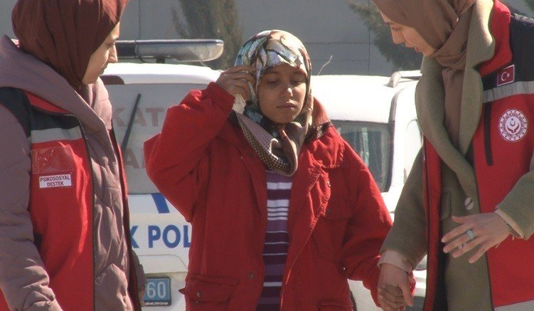 Yangında hayatını kaybeden Suriye uyruklu depremzede aile Konya’da defnedildi