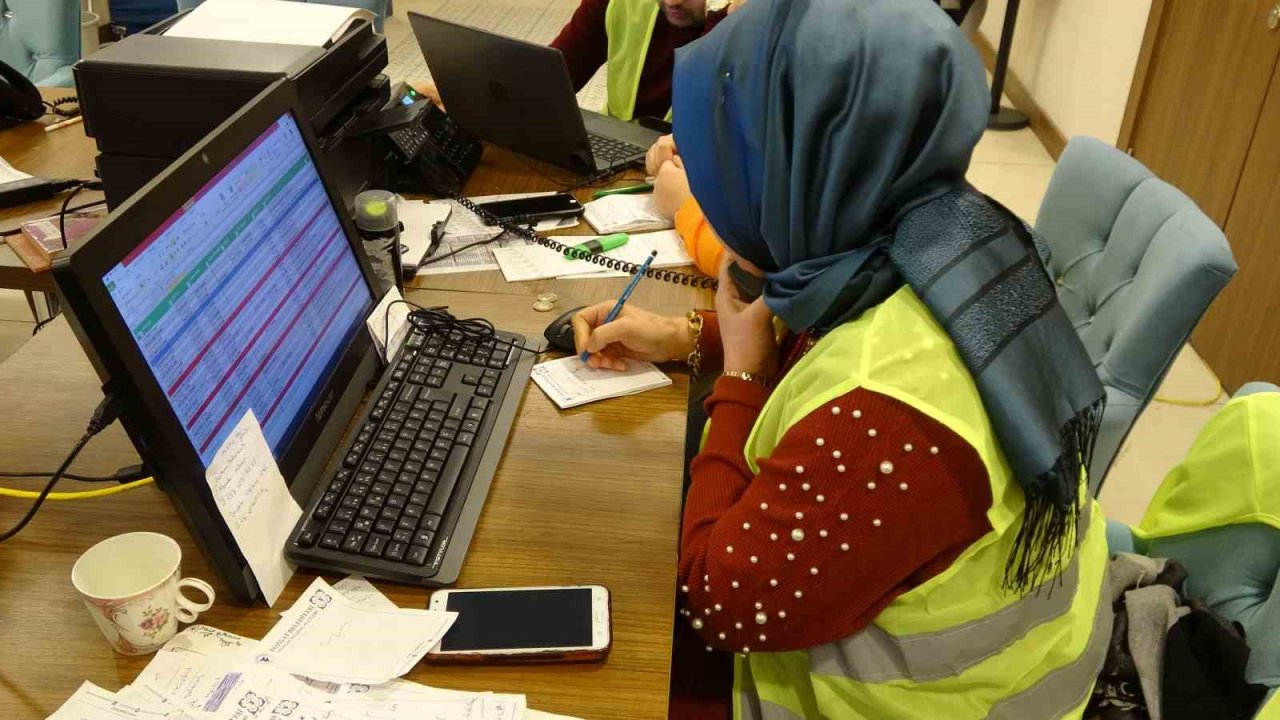 Yozgat Belediyesi Deprem Koordinasyon Merkezi’ne 6 binden fazla çağrı geldi