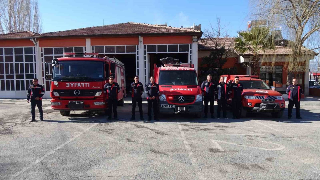 Depremzede Elif’in kurtarıcıları Burdur’a döndü