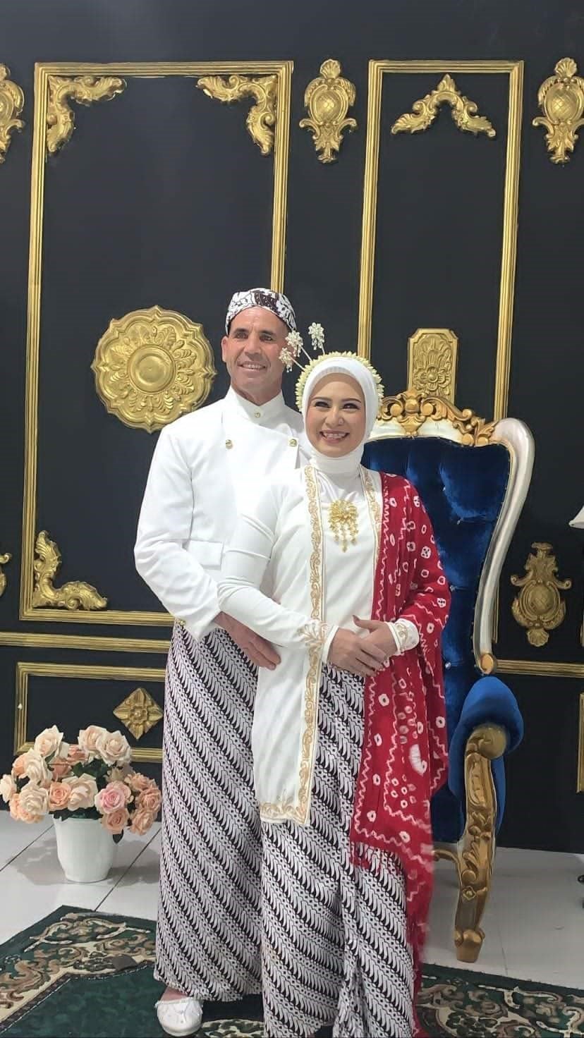 Mutluluğu Endonezya’da buldu