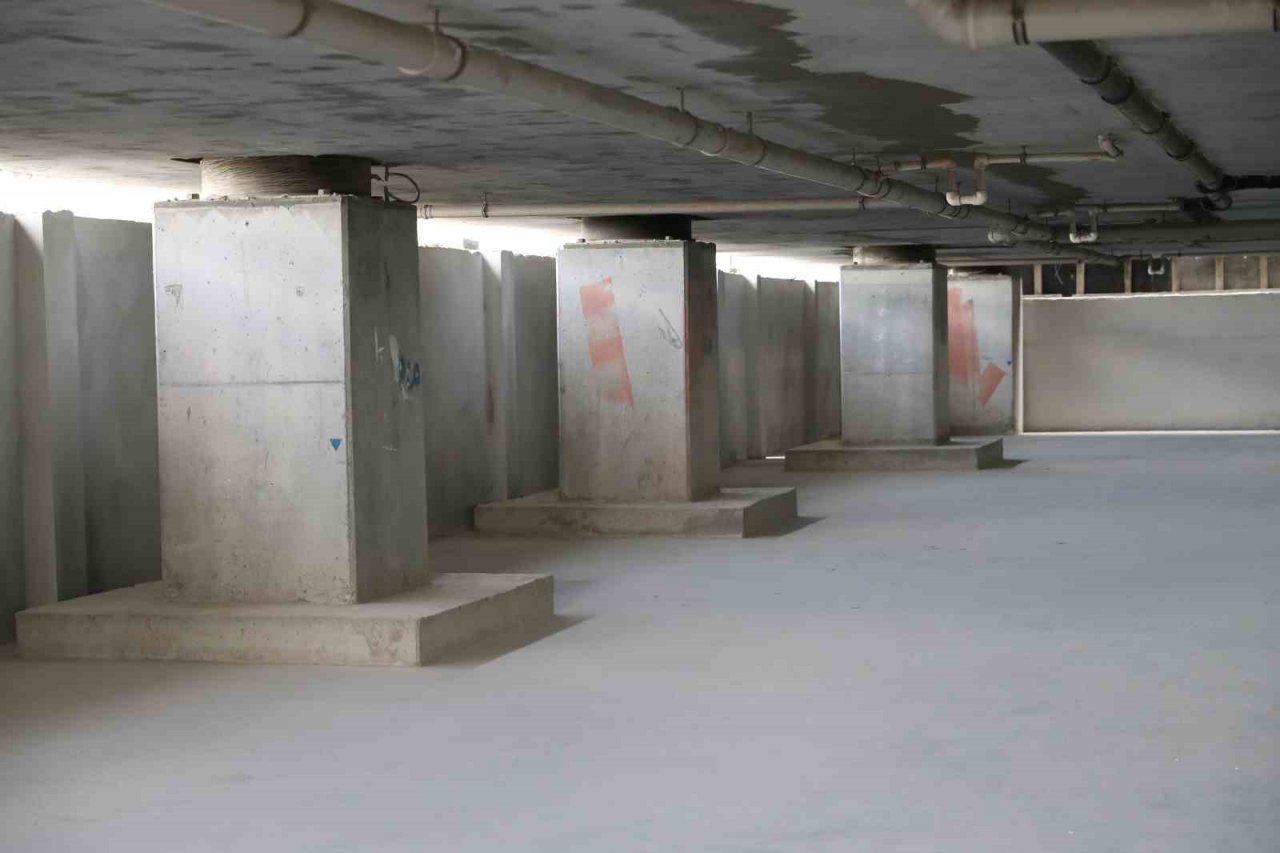 Başakşehir Belediye Başkanı Kartoğlu: “İzolatörü konutlar depremin yıkıcı etkisini önlüyor”