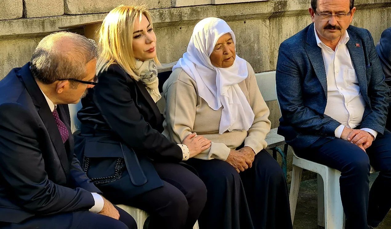 Fethiyeli Sağlık Memurunun Ailesine Taziye Ziyareti
