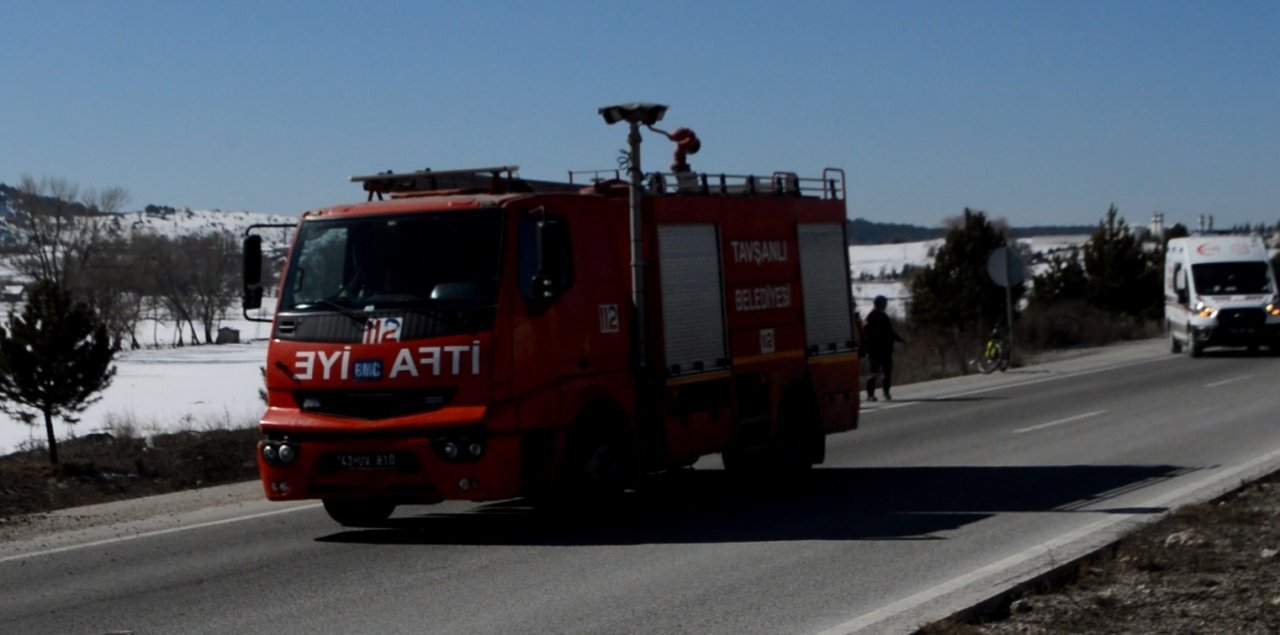 Kütahya Tavşanlı’da otomobil takla attı: 2 yaralı