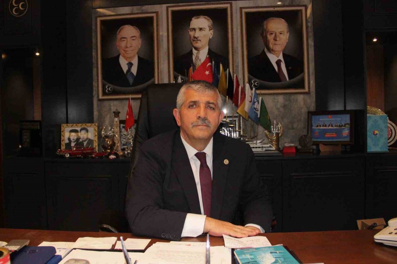 İzmir’de MHP’den depremzedelere dayanışma marketi