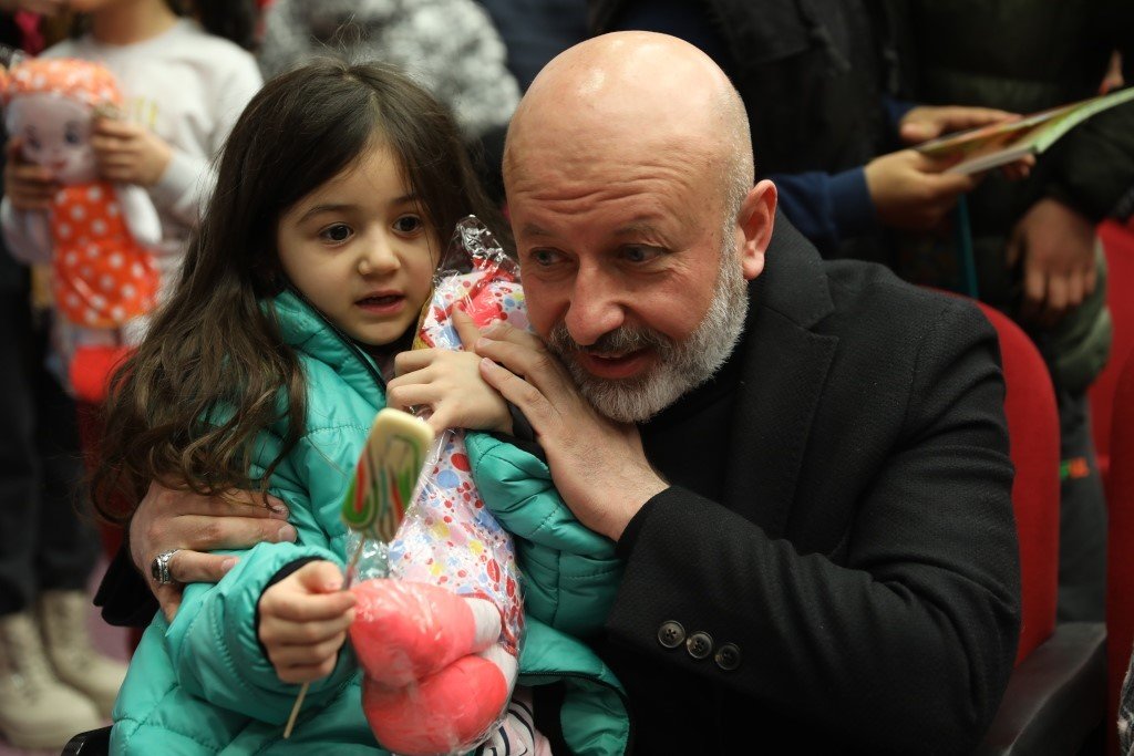 Başkan Çolakbayrakdar; “Bu zor günleri, her birlikte el ele gönül gönüle aşacağız”