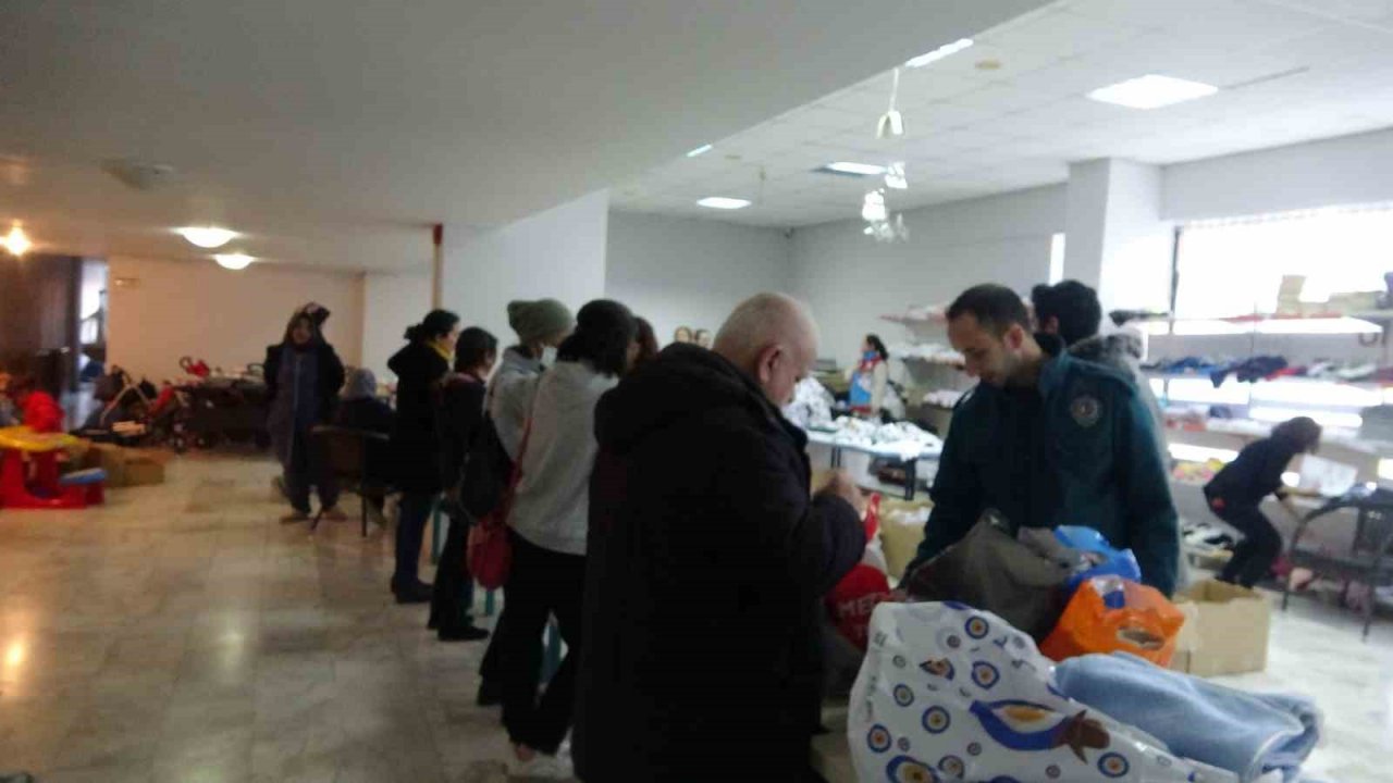 Marmaris’te yardım seferberliği devam ediyor