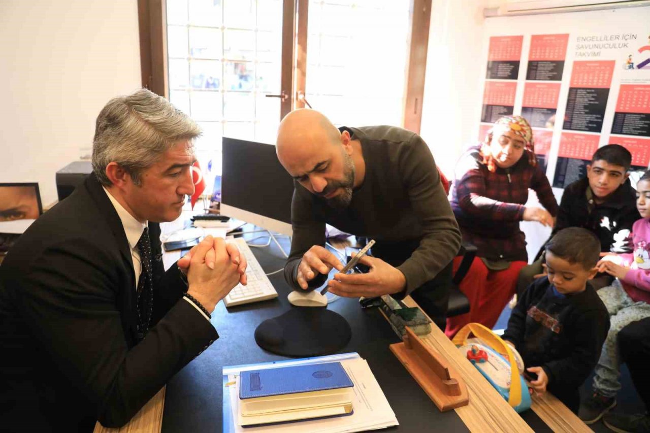 Başkan Oktay engelli depremzedelerle buluştu