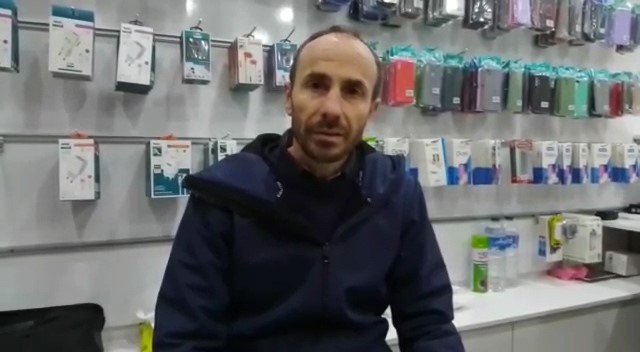 Kümese giren anne ayı ve yavrusu tavukları telef etti