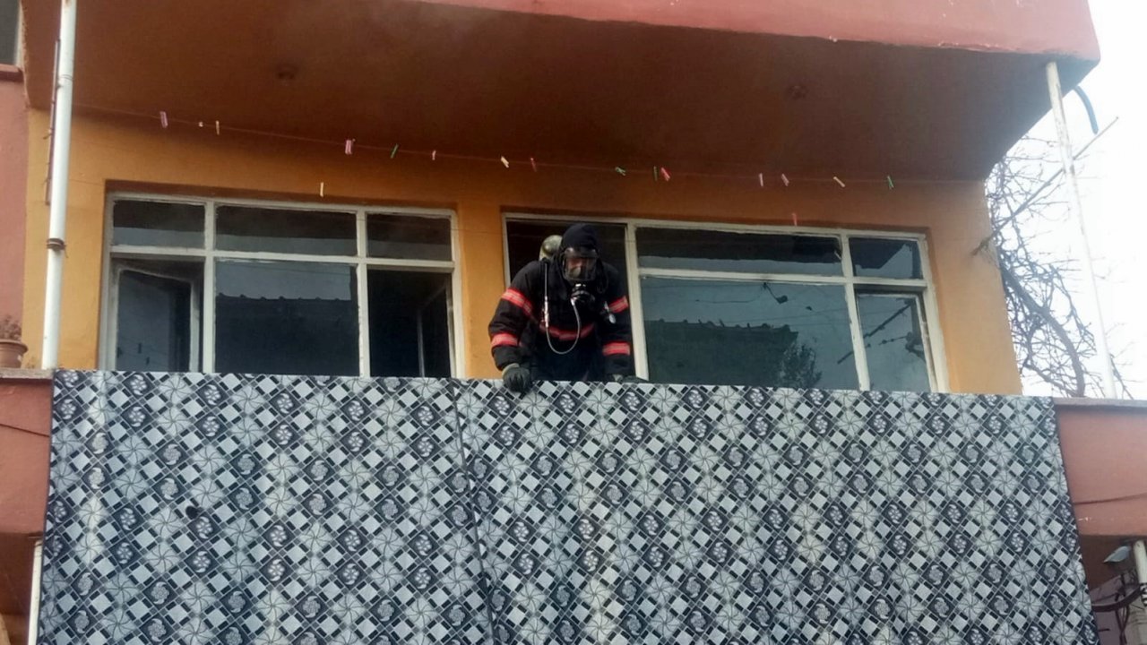 Sakarya’da ev yangını