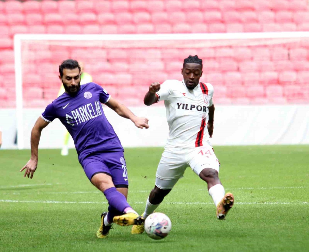 Samsunspor ile 52 Orduspor FK, depremzedeler için karşılaştı