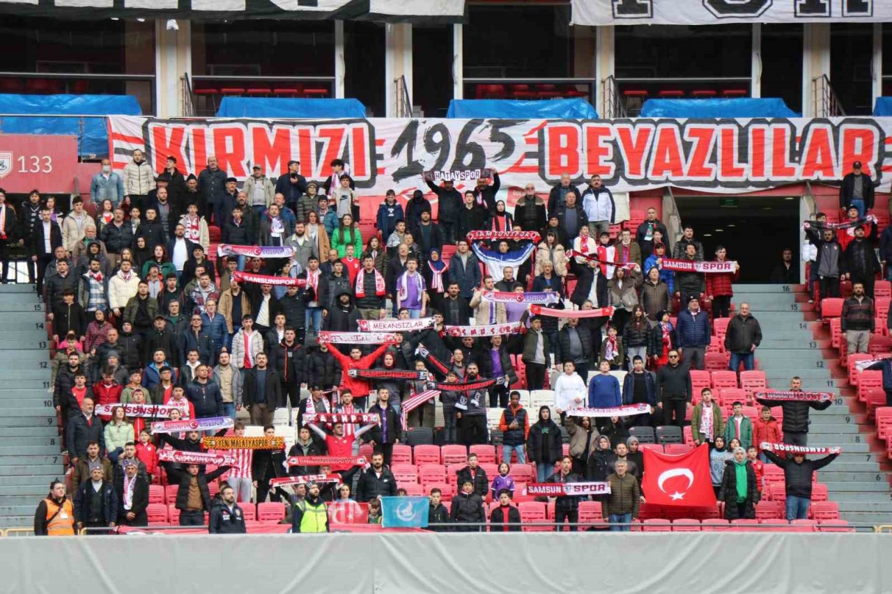 Samsunspor ile 52 Orduspor FK, depremzedeler için karşılaştı