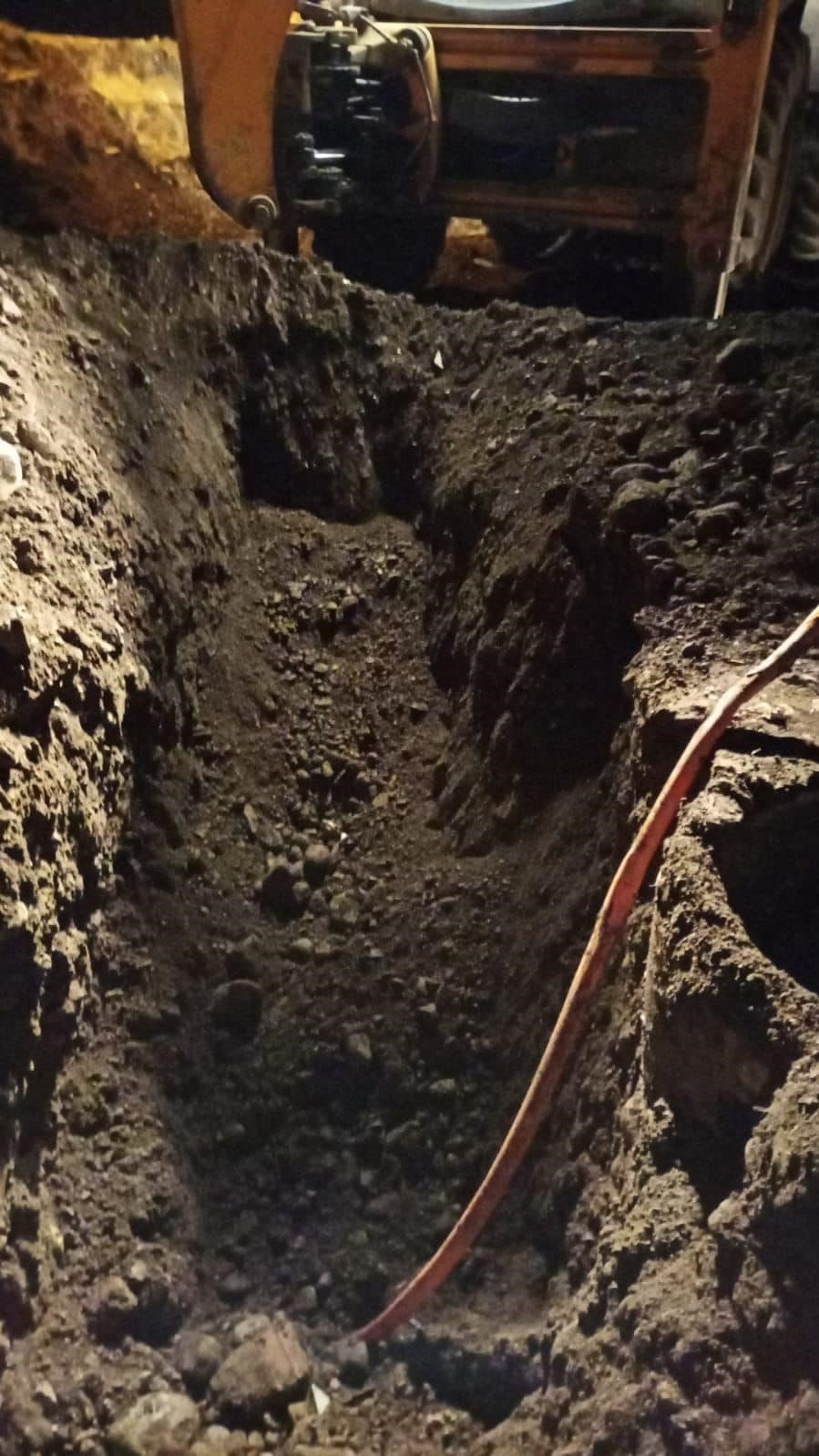 Buharkent Belediyesi ekipleri deprem bölgesinde yaraları sarıyor