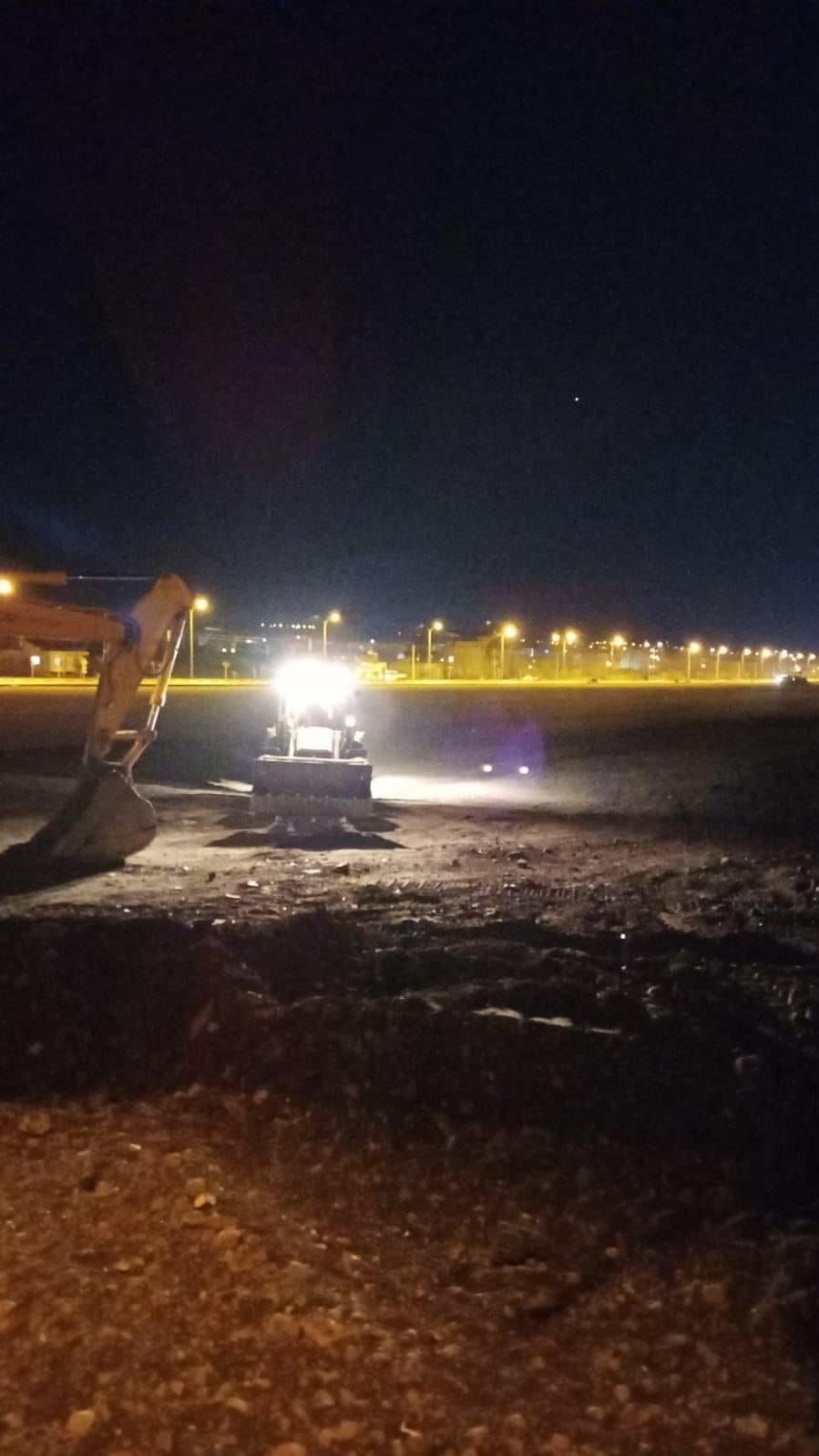 Buharkent Belediyesi ekipleri deprem bölgesinde yaraları sarıyor