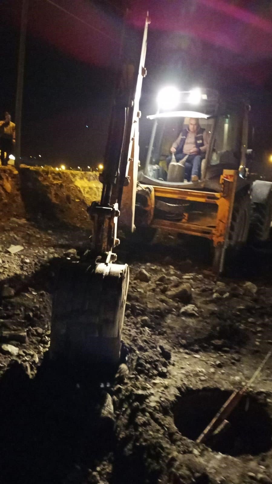 Buharkent Belediyesi ekipleri deprem bölgesinde yaraları sarıyor