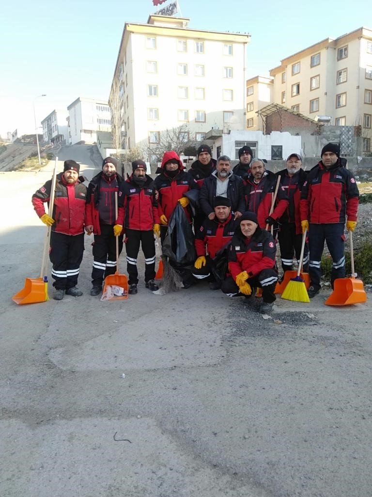 Ümraniye Belediyesi’nden deprem bölgesine temizlik desteği