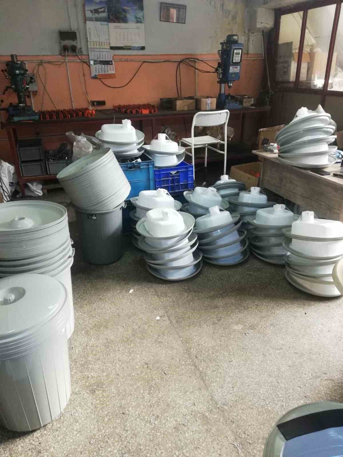 Depremzedeler için "seyyar tuvalet" üretimine başlanıldı