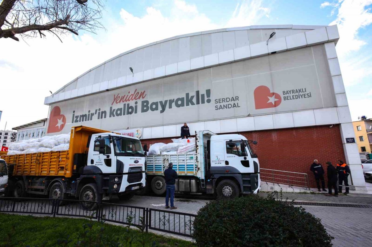 Bayraklı’da büyük deprem dayanışması
