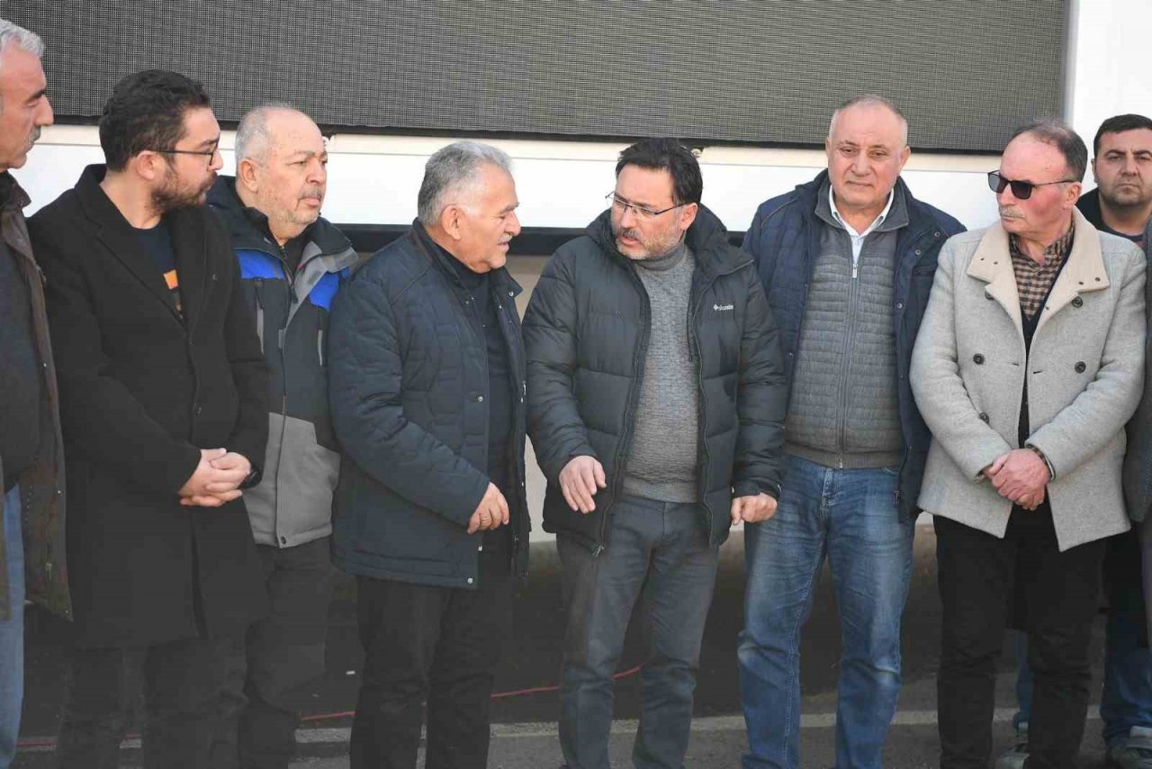 Büyükkılıç, Kahramanmaraş’ta Vali Çiçek ve İtfaiye Ekipleriyle Bir Araya Geldi