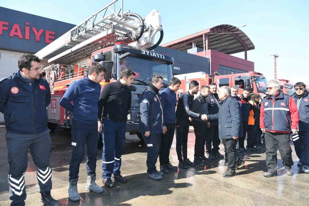 Büyükkılıç, Kahramanmaraş’ta Vali Çiçek ve İtfaiye Ekipleriyle Bir Araya Geldi