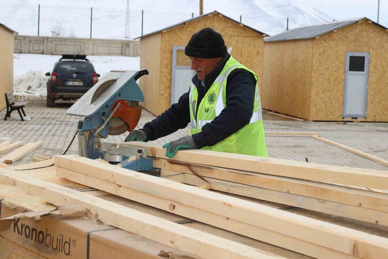 Doğanşehir’e ahşap konteynerler kuruluyor