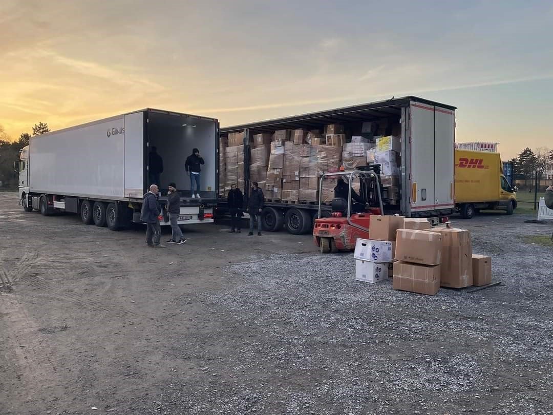 Avrupadaki Kayserililerden Deprem Bölgesi’ne Jeneratör ve Tıbbi Yardım