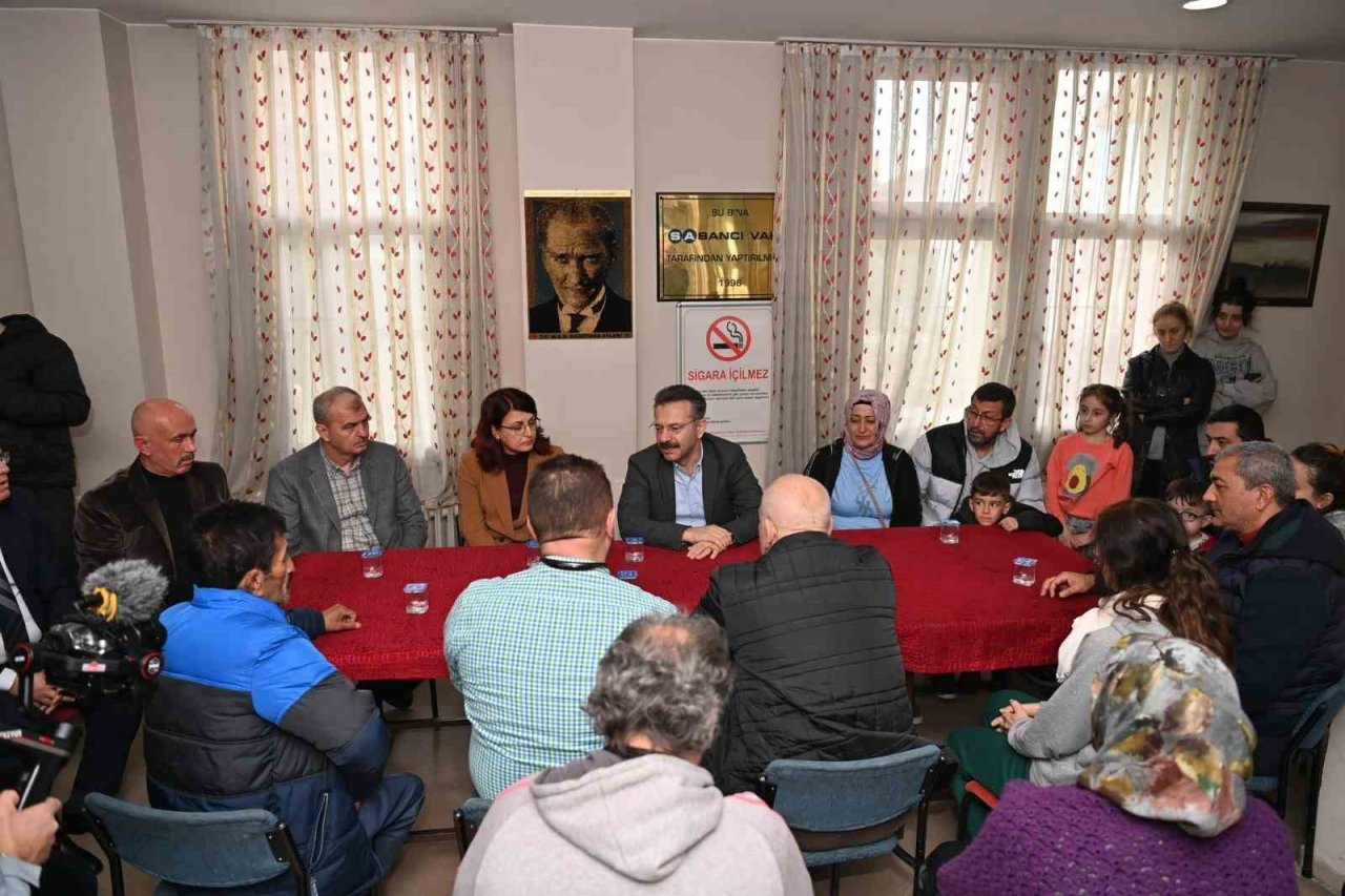 Vali Aksoy ve Başkan Kaplan Koçarlı’da depremzedeler ile bir araya geldi