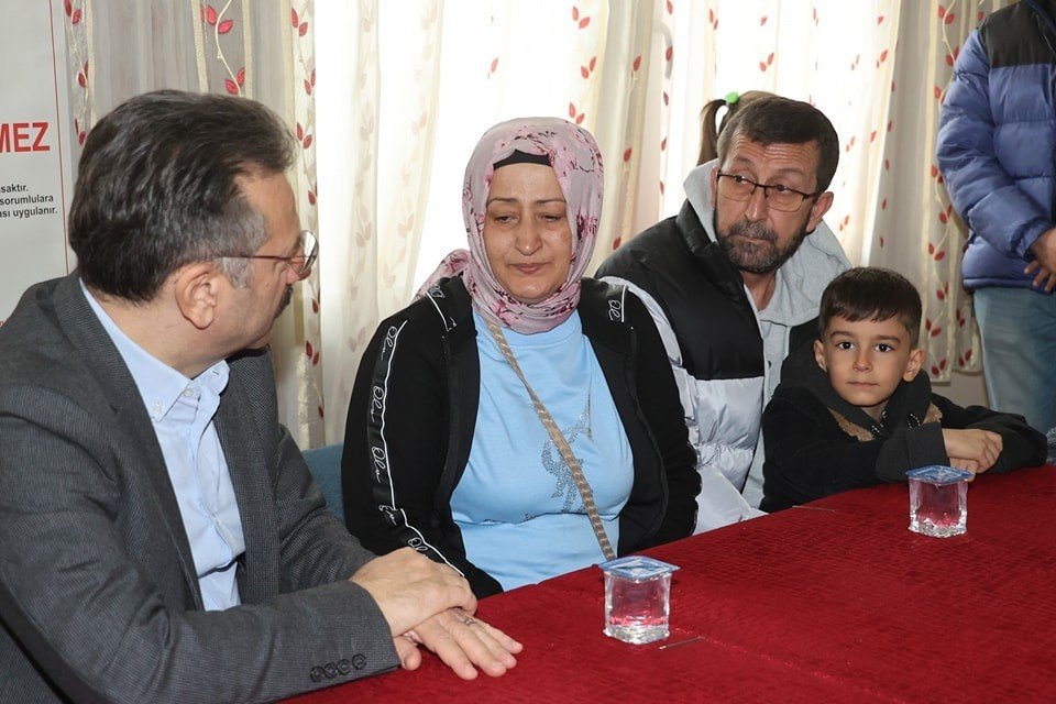Vali Aksoy ve Başkan Kaplan Koçarlı’da depremzedeler ile bir araya geldi
