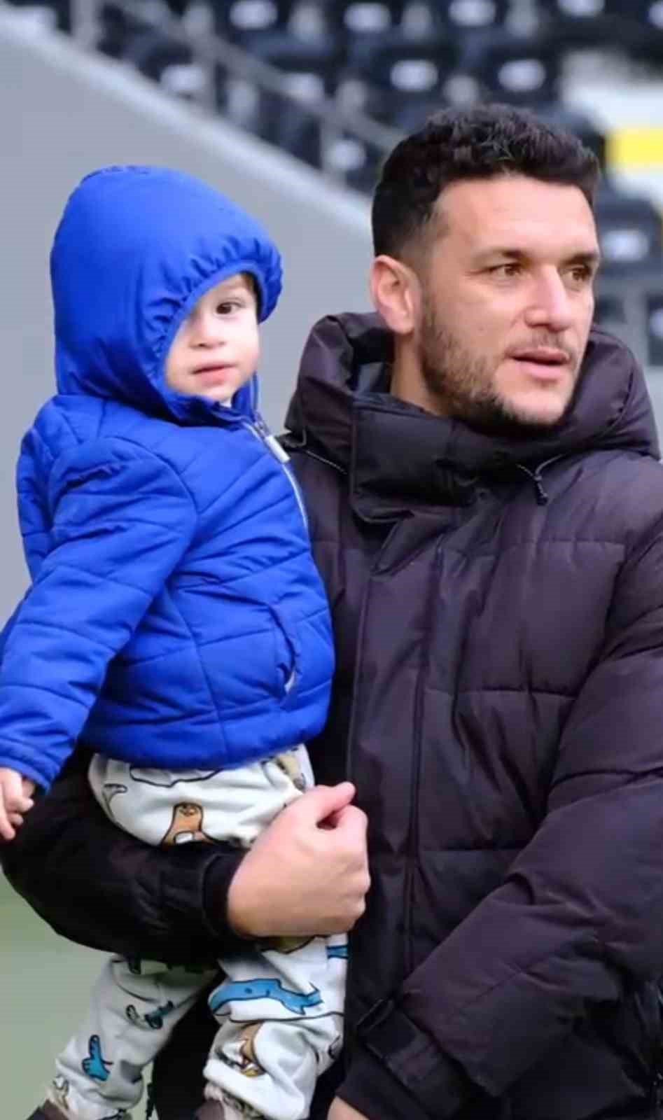 Çorum FK’lı futbolcular, minik depremzede Mehmet Asaf’ı ağırladı