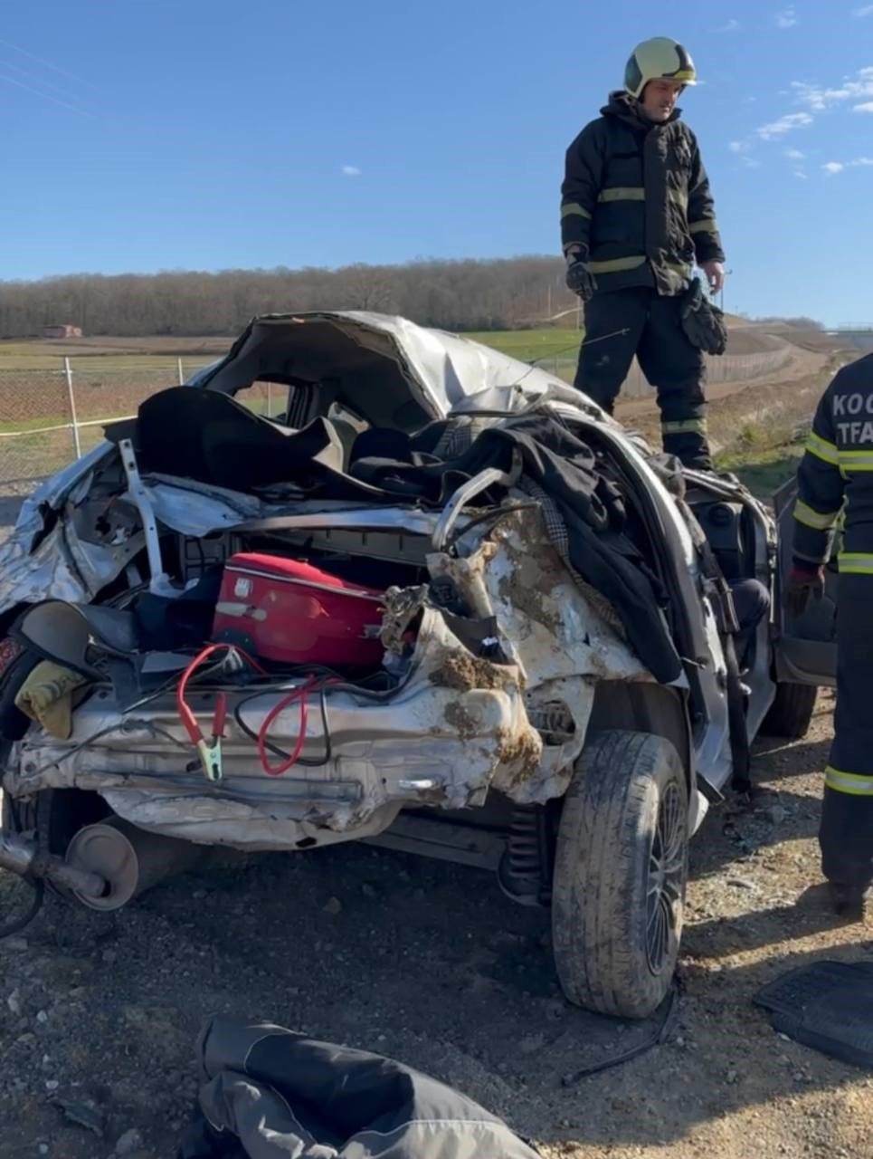 Deprem bölgesine yardıma gitmişlerdi, dönüş yolunda kaza yaptılar: 2 ölü, 3 yaralı