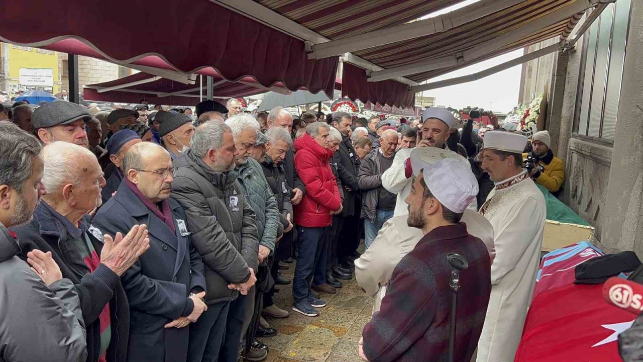Ahmet Suat Özyazıcı son yolculuğuna uğurlandı