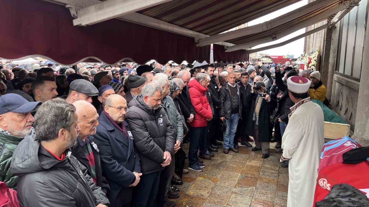 Ahmet Suat Özyazıcı son yolculuğuna uğurlandı
