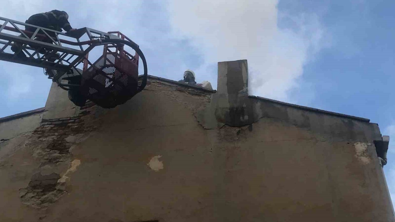 Uzunköprü’de baca yangını korkuttu