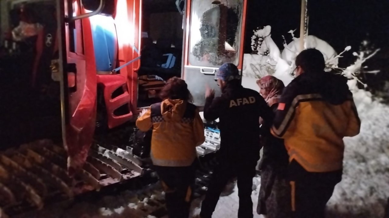 AFAD, kar üstü paletli aracı ile 16 hastaya müdahale etti
