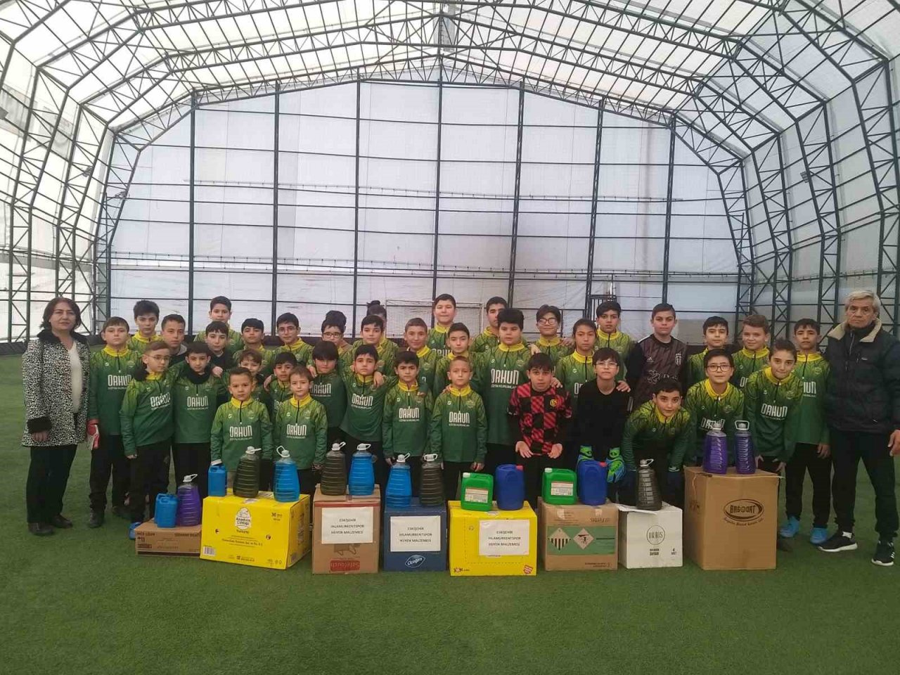 Ihlamurkentspor’dan deprem bölgesine hijyen malzemesi yardımı