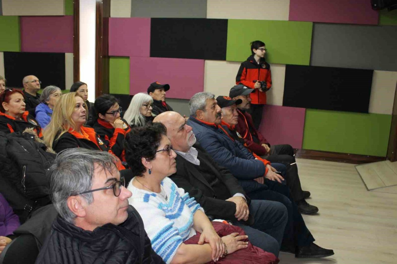 Yalova Mahalle Afet Gönüllüleri depremi değerlendirdi