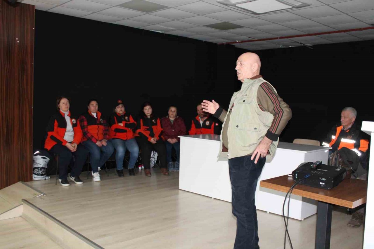 Yalova Mahalle Afet Gönüllüleri depremi değerlendirdi