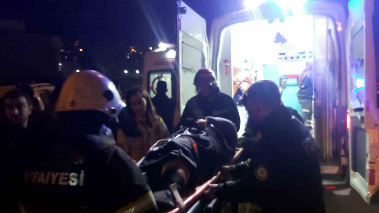 Ters yöne girip karşıdan gelen araçla çarpıştı: 5 yaralı