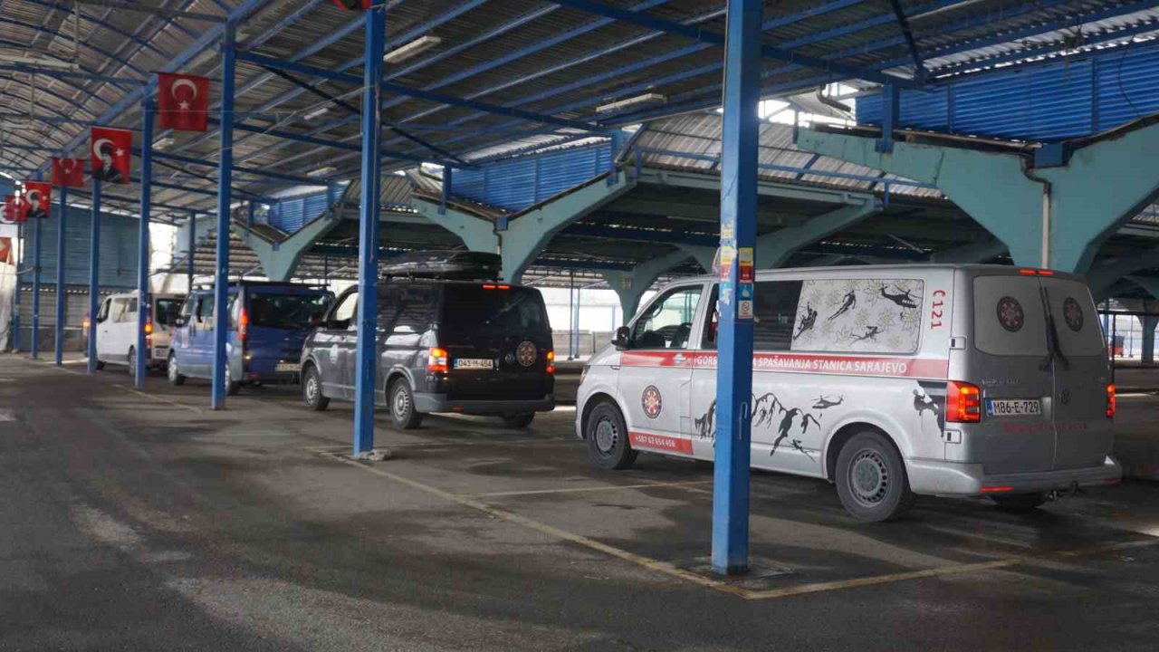 Deprem bölgesindeki çalışmalarını tamamlayan Bosna Hersek ekibi ülkesine döndü