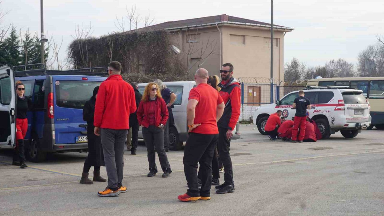 Deprem bölgesindeki çalışmalarını tamamlayan Bosna Hersek ekibi ülkesine döndü