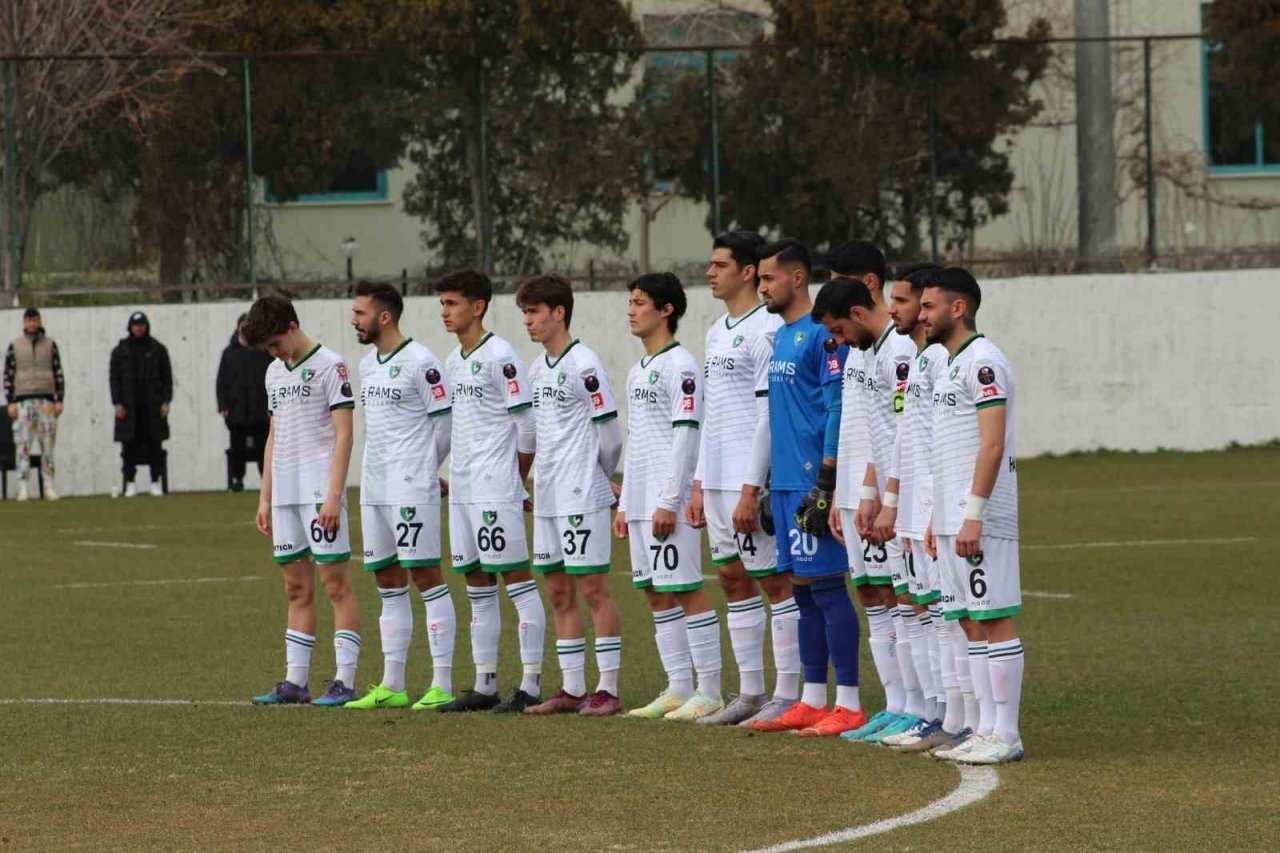 Denizlispor hazırlık maçında galip geldi
