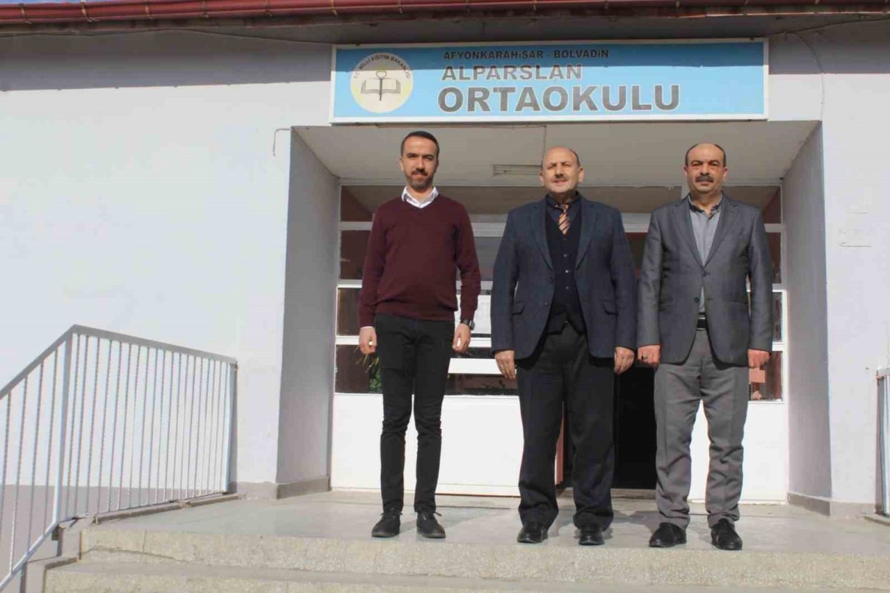 Bolvadin’de 9 bin öğrenci ders başı yaptı