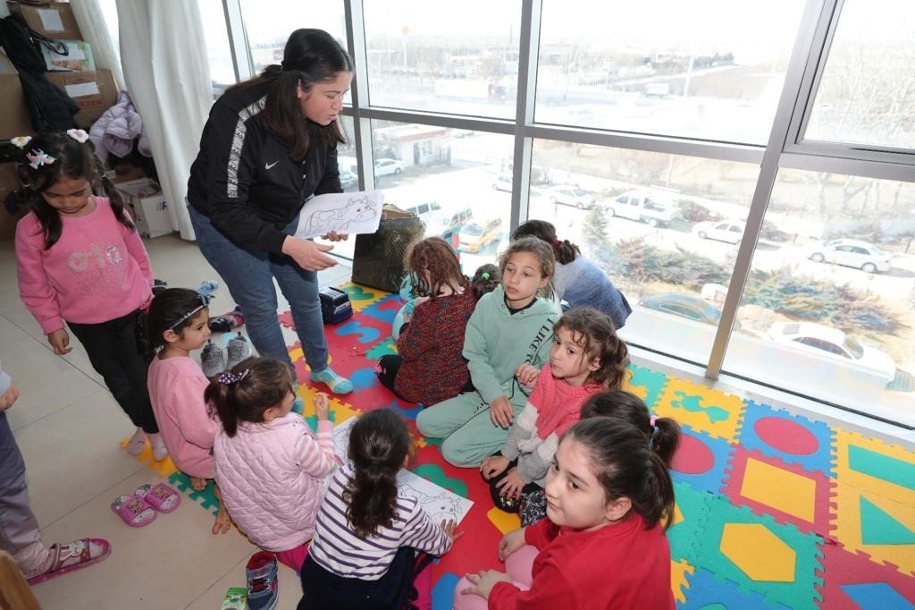 Aksaray’da depremzede çocuklara eğitim seferberliği